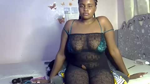 pretty_daina3 online show from 10/29/25, 09:05