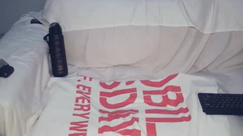 Snapshot of pretty_dollx01 chatting on 03/18/26, 10:18 Pretty dollx01 online show from 03/18/26, 10:18