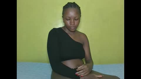 Snapshot of pretty_ebony2 chatting on 03/22/26, 01:20 Anne online show from 03/22/26, 01:20