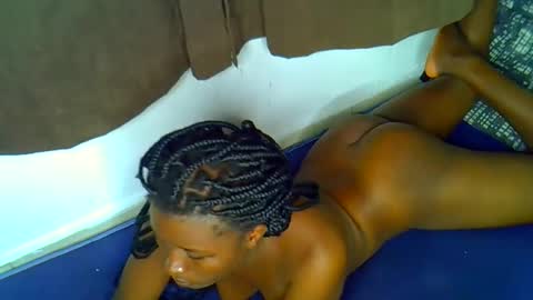 Snapshot of pretty_ebony_dolls chatting on 11/03/25, 06:20 riri online show from 11/03/25, 06:20