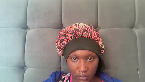 Snapshot of pretty_ellsie chatting on 10/02/25, 04:08 independent model online show from 10/02/25, 04:08