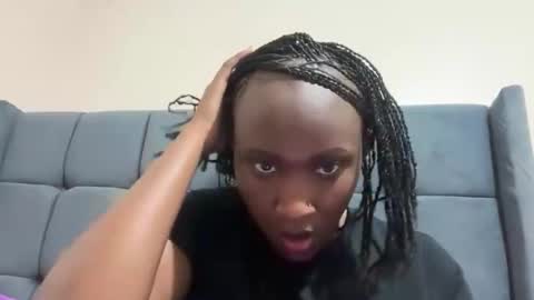 Snapshot of pretty_ellsie chatting on 10/12/25, 02:10 independent model online show from 10/12/25, 02:10