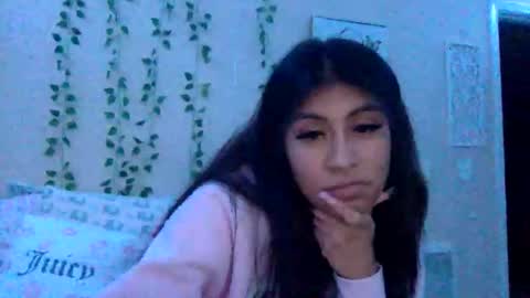 pretty_girl828687 online show from 11/04/25, 03:05