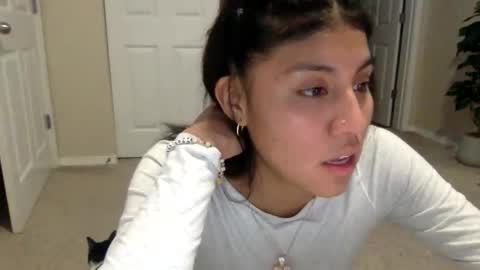 pretty_girl828687 online show from 12/14/25, 12:16