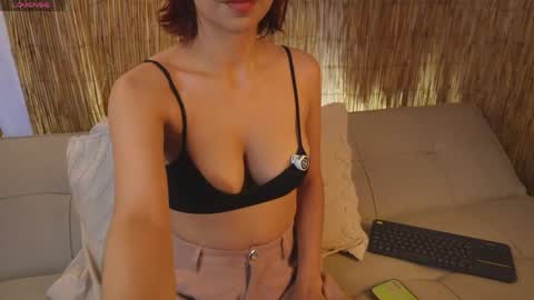 pretty_goddess online show from 05/17/26, 07:54