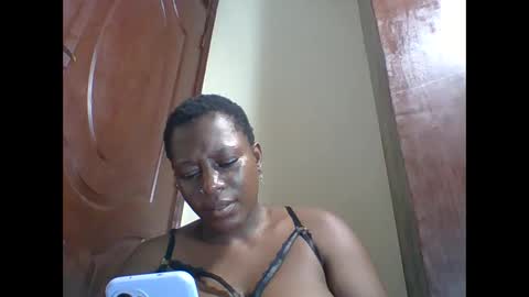 Snapshot of pretty_ivy chatting on 04/25/26, 03:31 SARAH online show from 04/25/26, 03:31