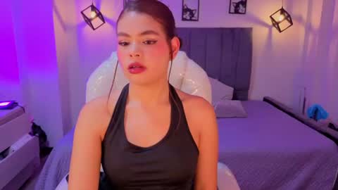 pretty online show from 06/19/26, 04:06