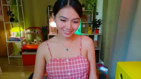 Snapshot of pretty_kimxxx chatting on 03/21/26, 05:56 Kim online show from 03/21/26, 05:56