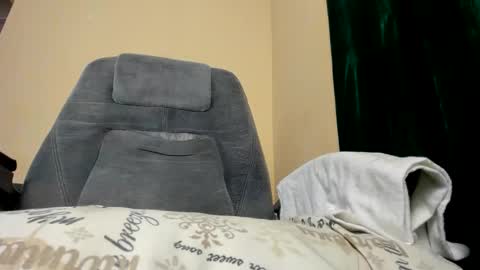 Snapshot of pretty_kitty_babe chatting on 12/02/25, 10:20 kezzy online show from 12/02/25, 10:20