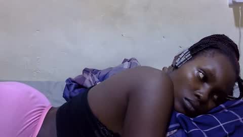 pretty_leila1 online show from 04/29/26, 11:22