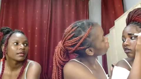 Snapshot of pretty_lioness_ chatting on 02/17/26, 04:13 Pretty online show from 02/17/26, 04:13