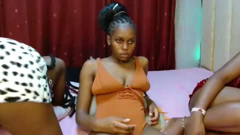 Snapshot of pretty_lioness_ chatting on 02/25/26, 04:00 Pretty online show from 02/25/26, 04:00