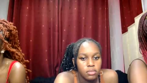 Snapshot of pretty_lioness_ chatting on 03/14/26, 06:35 Pretty online show from 03/14/26, 06:35