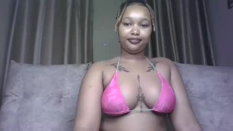 Snapshot of pretty_little_baibe chatting on 10/23/25, 07:45 Tracy online show from 10/23/25, 07:45
