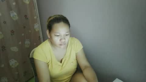 Snapshot of pretty_lyn08 chatting on 04/28/26, 08:30 pretty_lyn08 online show from 04/28/26, 08:30