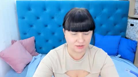 pretty_malika online show from 10/21/25, 02:01