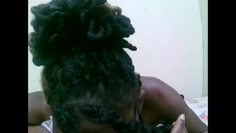 Snapshot of pretty_mellan chatting on 02/01/25, 01:02 pretty_mellan online show from 02/01/25, 01:02