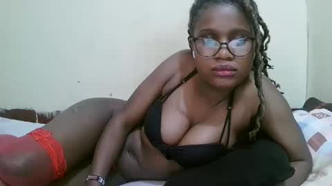 Snapshot of pretty_mellan chatting on 02/14/25, 04:52 pretty_mellan online show from 02/14/25, 04:52