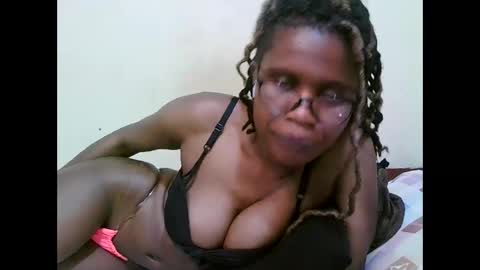 Snapshot of pretty_mellan chatting on 03/08/25, 05:22 pretty_mellan online show from 03/08/25, 05:22