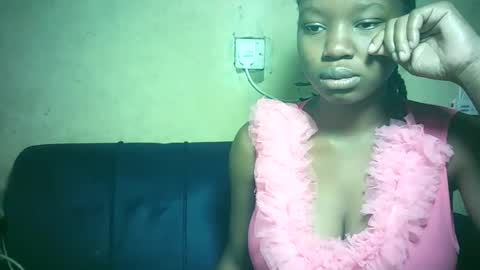 Snapshot of pretty_milan chatting on 12/14/25, 09:58 pretty_milan online show from 12/14/25, 09:58