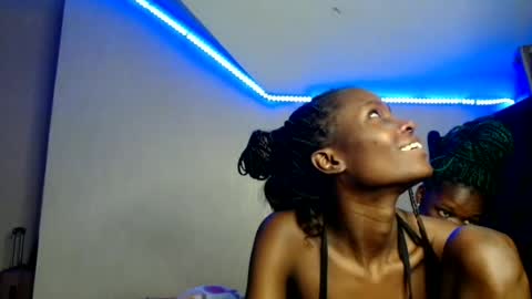 Snapshot of pretty_nyra chatting on 06/22/26, 03:25 Nyra online show from 06/22/26, 03:25