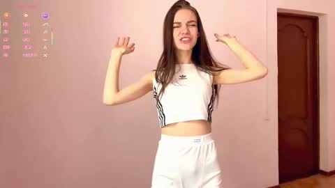 Snapshot of pretty_on_riot chatting on 11/14/25, 07:40 Rachel online show from 11/14/25, 07:40