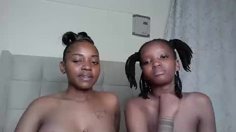 Snapshot of pretty_petite18 chatting on 02/13/26, 09:00 lynn online show from 02/13/26, 09:00