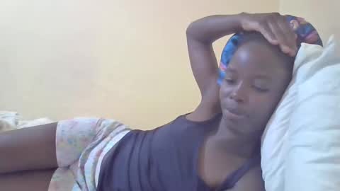 Snapshot of pretty_petite_ebony chatting on 01/14/25, 08:26 pretty_petite_ebony online show from 01/14/25, 08:26