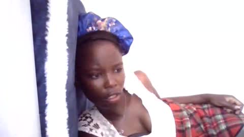 pretty_petite_ebony online show from 05/11/26, 04:29