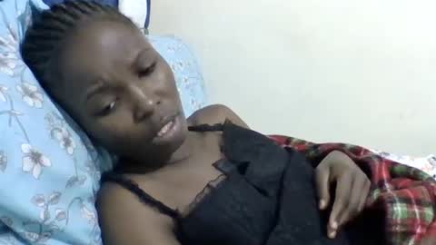pretty_petite_ebony online show from 06/22/26, 09:56