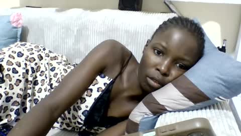 pretty_petite_ebony online show from 06/26/26, 09:41