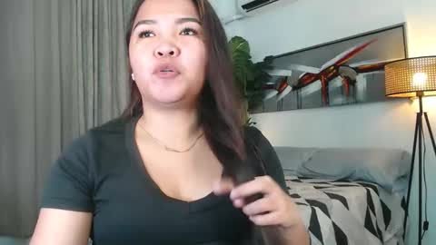 pretty_pharsa online show from 05/18/26, 10:21