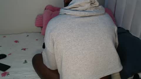 Essy online show from 12/15/25, 01:32