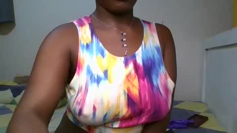 pretty_shila online show from 10/10/25, 12:48