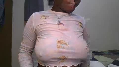 pretty_shila online show from 10/14/25, 03:46