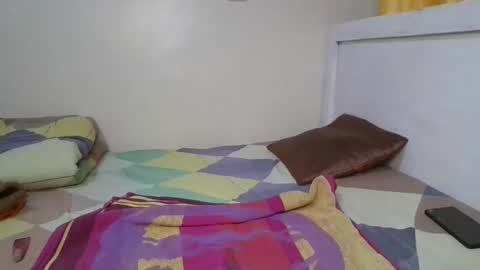 pretty_shila online show from 10/25/25, 11:51