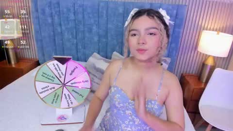 Daisy Flower online show from 03/08/26, 02:04