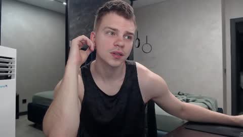 Snapshot of pretty_sweety chatting on 07/09/26, 07:51 Justin online show from 07/09/26, 07:51