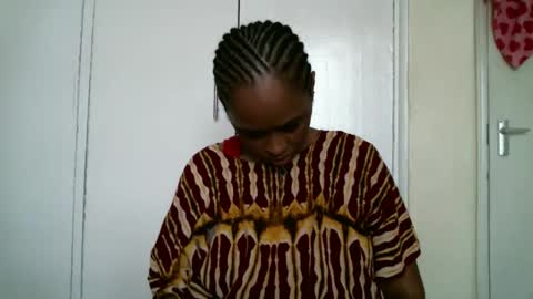 Snapshot of pretty_zii chatting on 10/07/25, 10:34 zii online show from 10/07/25, 10:34