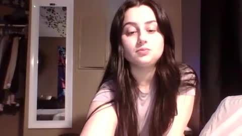 Snapshot of prettybaby22 chatting on 11/16/25, 04:07 prettybaby22 online show from 11/16/25, 04:07