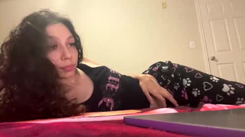 Snapshot of prettybabybrat chatting on 01/10/25, 04:12 Baby Brat online show from 01/10/25, 04:12