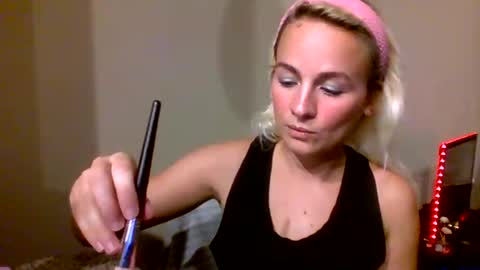 Snapshot of prettybabypetite chatting on 01/11/26, 01:54 Missy Jack online show from 01/11/26, 01:54