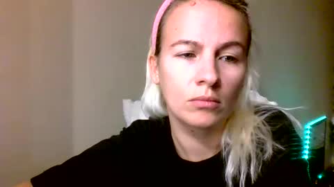 Snapshot of prettybabypetite chatting on 02/03/26, 03:04 Missy Jack online show from 02/03/26, 03:04