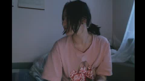 Snapshot of prettybella_7 chatting on 01/08/25, 05:16 Bella online show from 01/08/25, 05:16