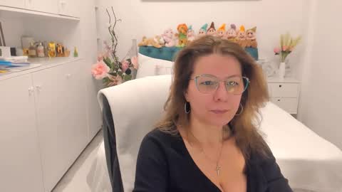 Snapshot of prettyblackeyes chatting on 02/08/26, 06:50 wilma online show from 02/08/26, 06:50