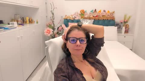 Snapshot of prettyblackeyes chatting on 02/22/26, 07:08 wilma online show from 02/22/26, 07:08