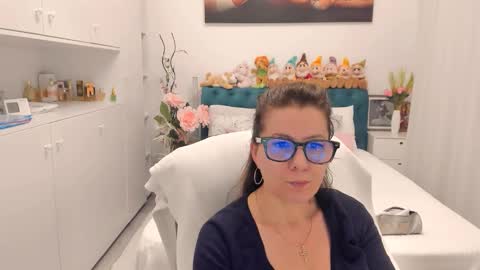 Snapshot of prettyblackeyes chatting on 03/03/26, 06:30 wilma online show from 03/03/26, 06:30