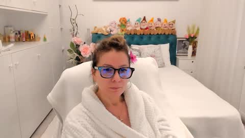 Snapshot of prettyblackeyes chatting on 03/06/26, 06:10 wilma online show from 03/06/26, 06:10