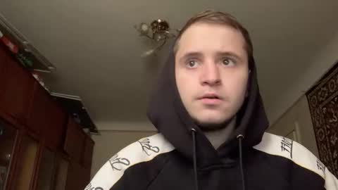 Snapshot of prettyboyhot01 chatting on 10/18/25, 08:37 prettyboyhot01 online show from 10/18/25, 08:37