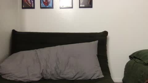 pretty boy online show from 10/04/25, 03:37